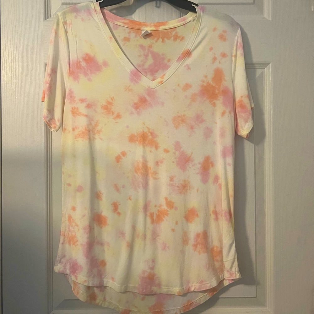 EUC Old Navy luxe tie dye short sleeve tee